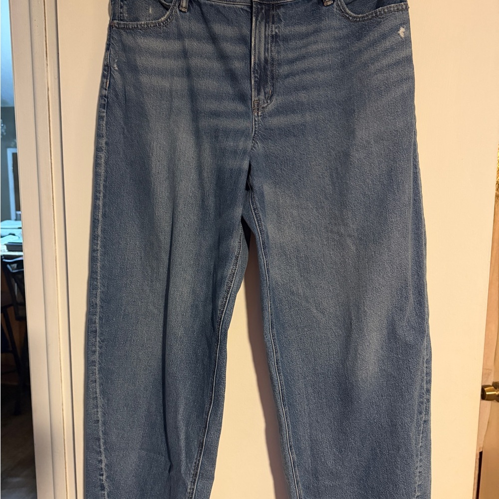 American Eagle Outfitters Women’s Barrel Jeans